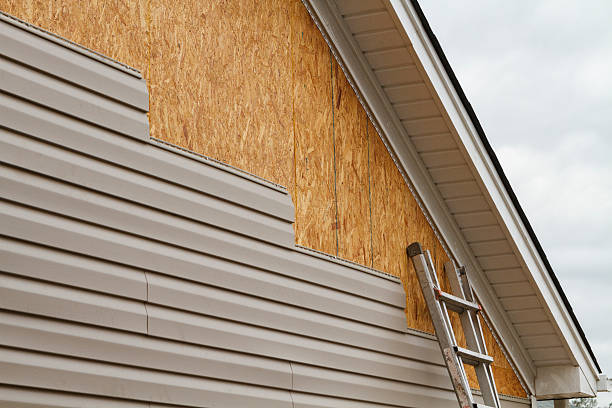 Professional Siding Repair technician working in Lynn, MA
